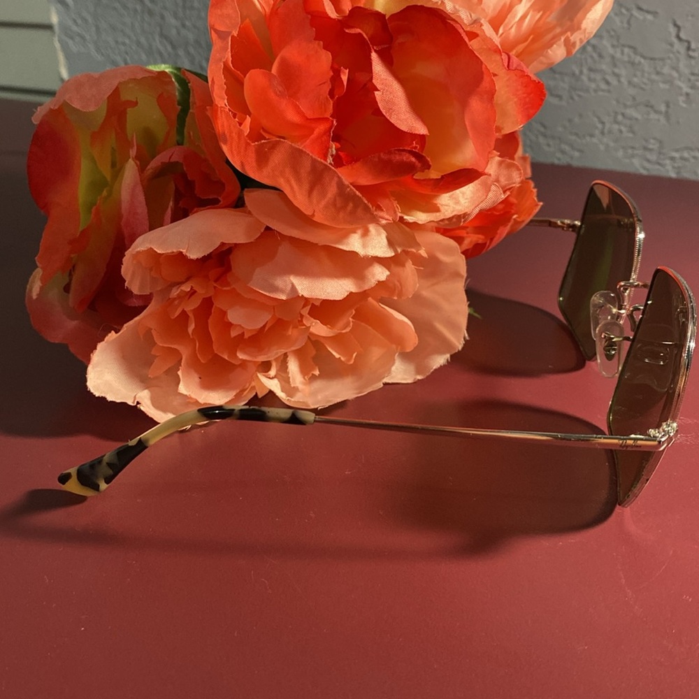 Silver Square Ray-Bans. - Picture 3 of 7